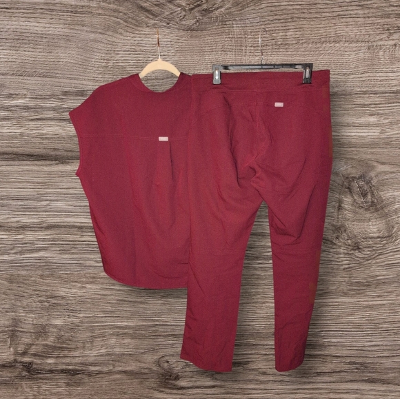 Figs Scrub Set - Picture 3 of 5